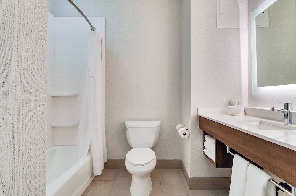 Standard, King Bed, Extra Floor Space، Holiday Inn Express Hotel Suites Banning 4/7