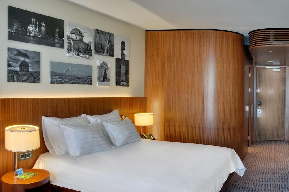 Ommer Hotel 56/76