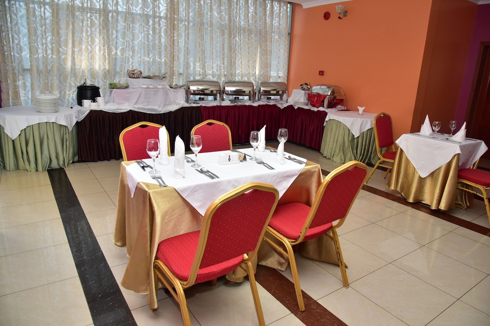 Great Seasons Hotel 45/61