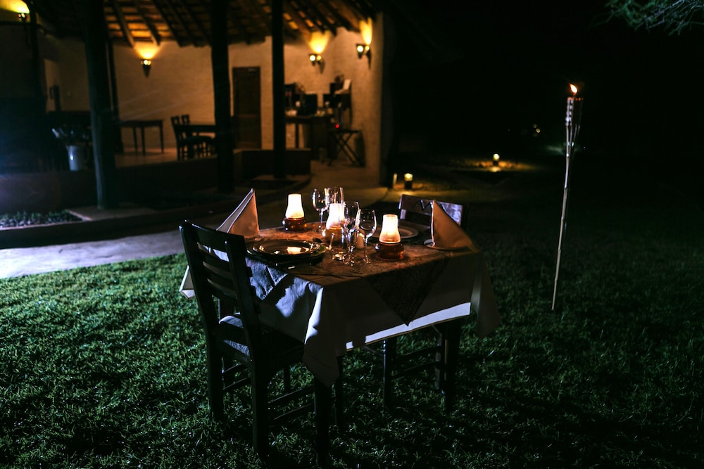 Mopane Bush Lodge 17/34