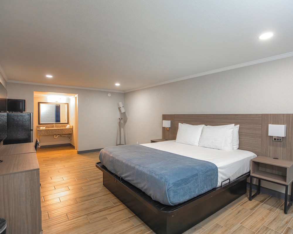 Motel6 Springfield, MO - North 22/56