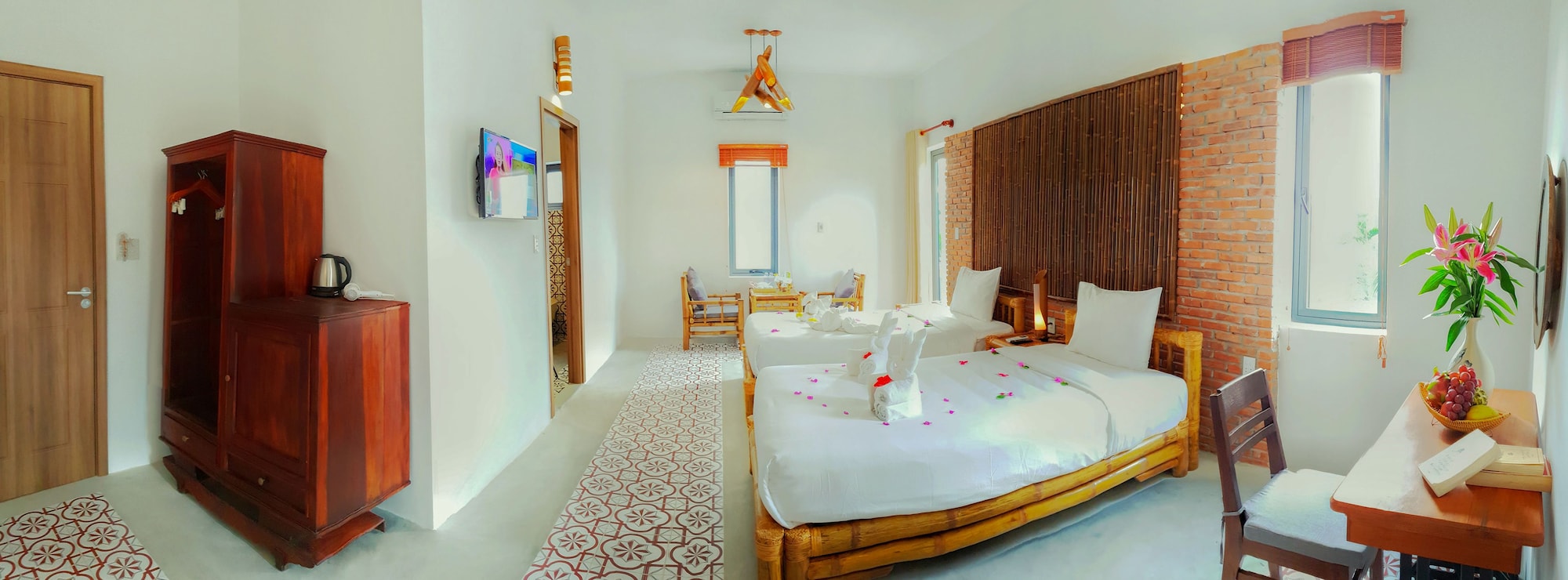 2 BEDROOMS, CONNECTING, DELUXE, QUADRUPLE