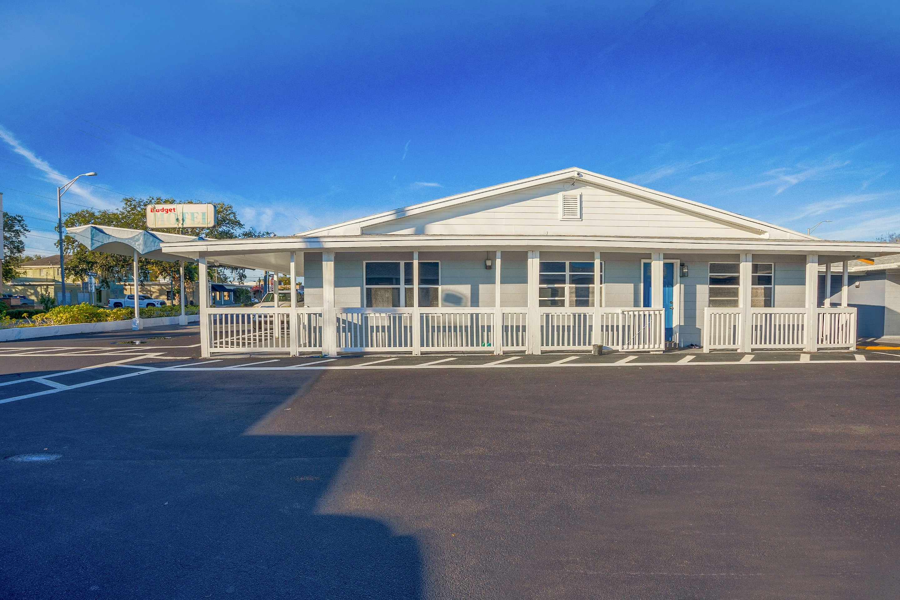 Sunrise Inn by OYO Titusville FL 7/35