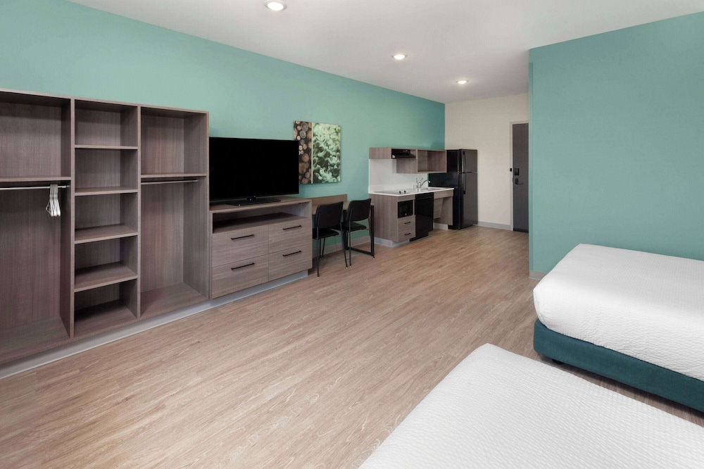 ECHO Suites Extended Stay by Wyndham Madison 36/53