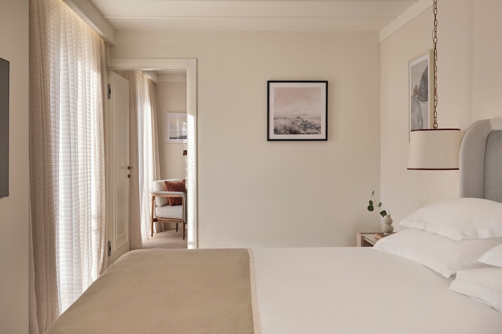 Suite, King Bed, Trundle Bed, City View