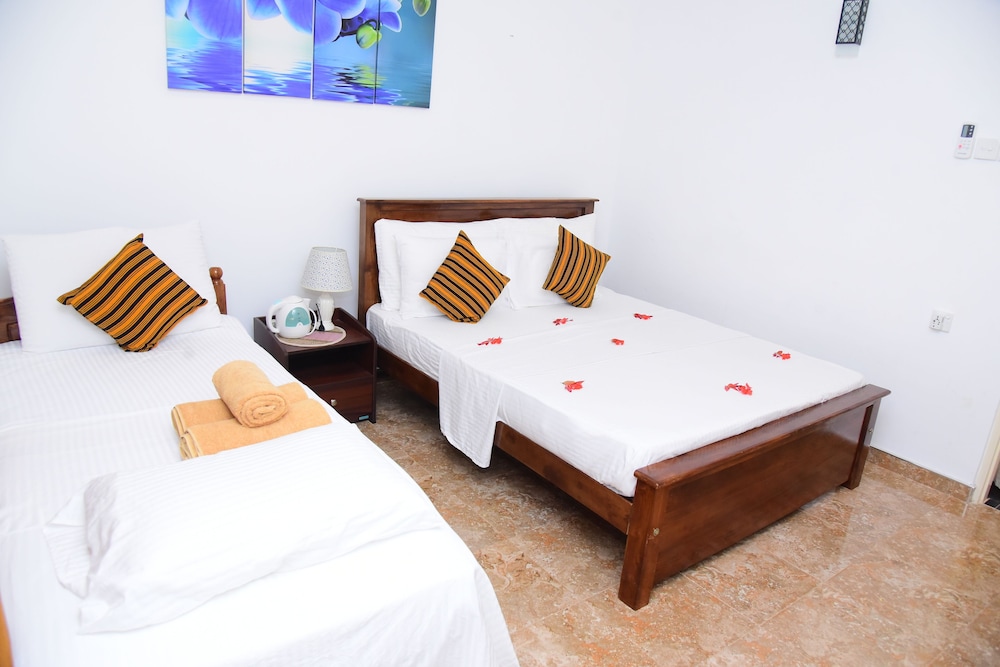 White Villa Airport Transit Hotel 10/45