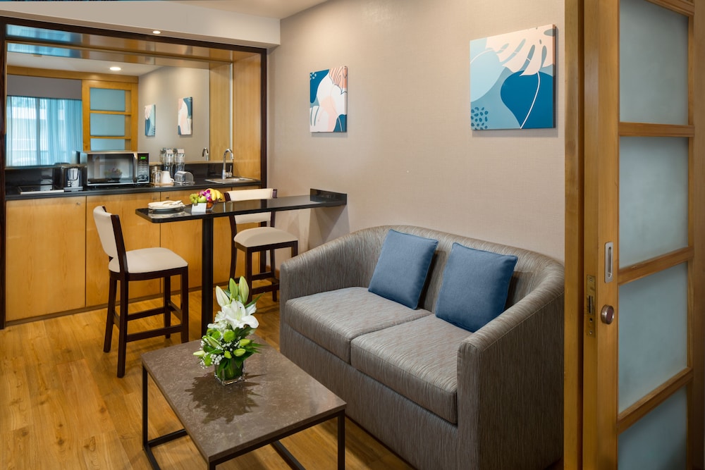 Savoy Suites Hotel Apartments 22/39