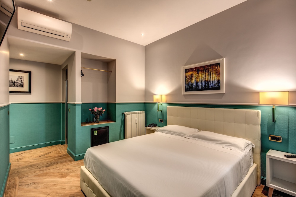 ECONOMY, DOUBLE OR TWIN BED