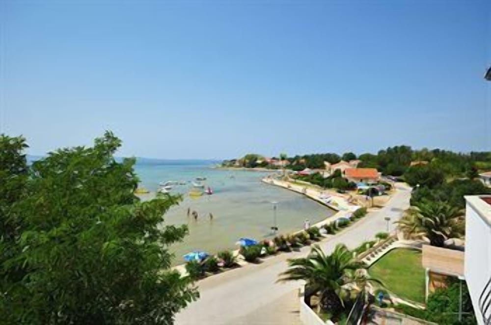 Hotel Laguna 33/42