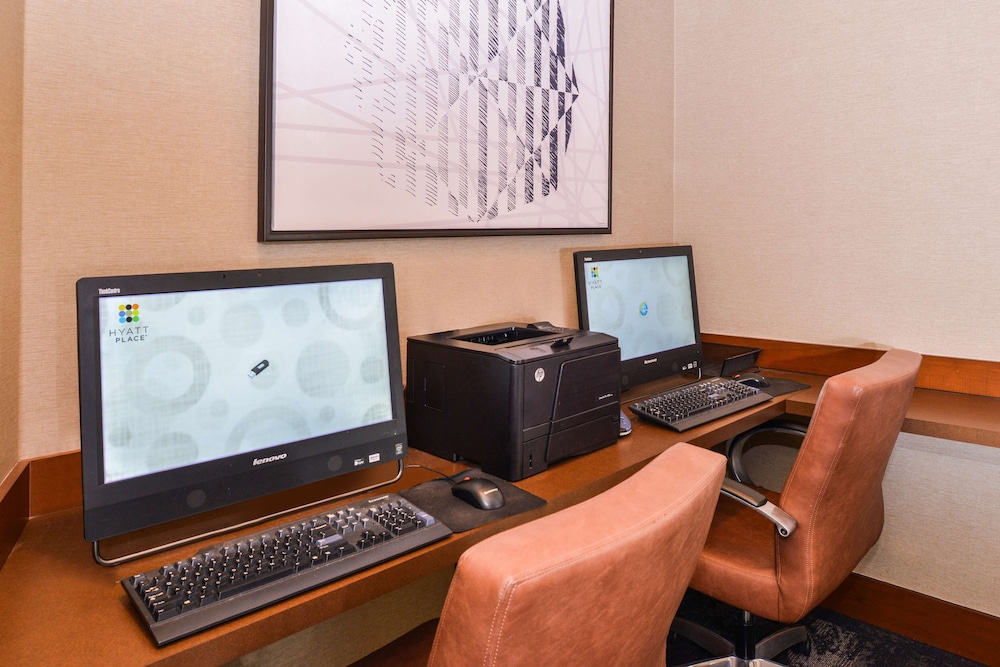 Hyatt Place Chesapeake/Greenbrier 61/63