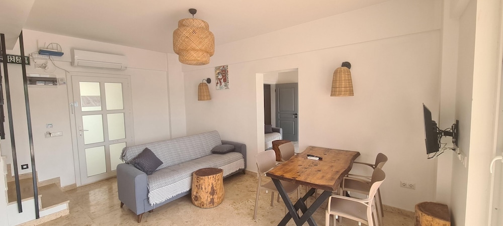 Villa Ay 32/48