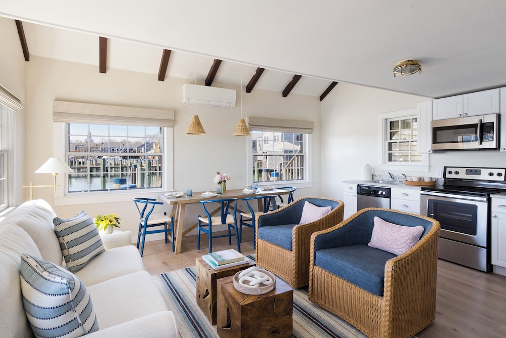 The Cottages And Lofts At Boat Basin 42/66