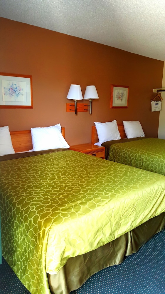 Travelodge by Wyndham Indio 7/21