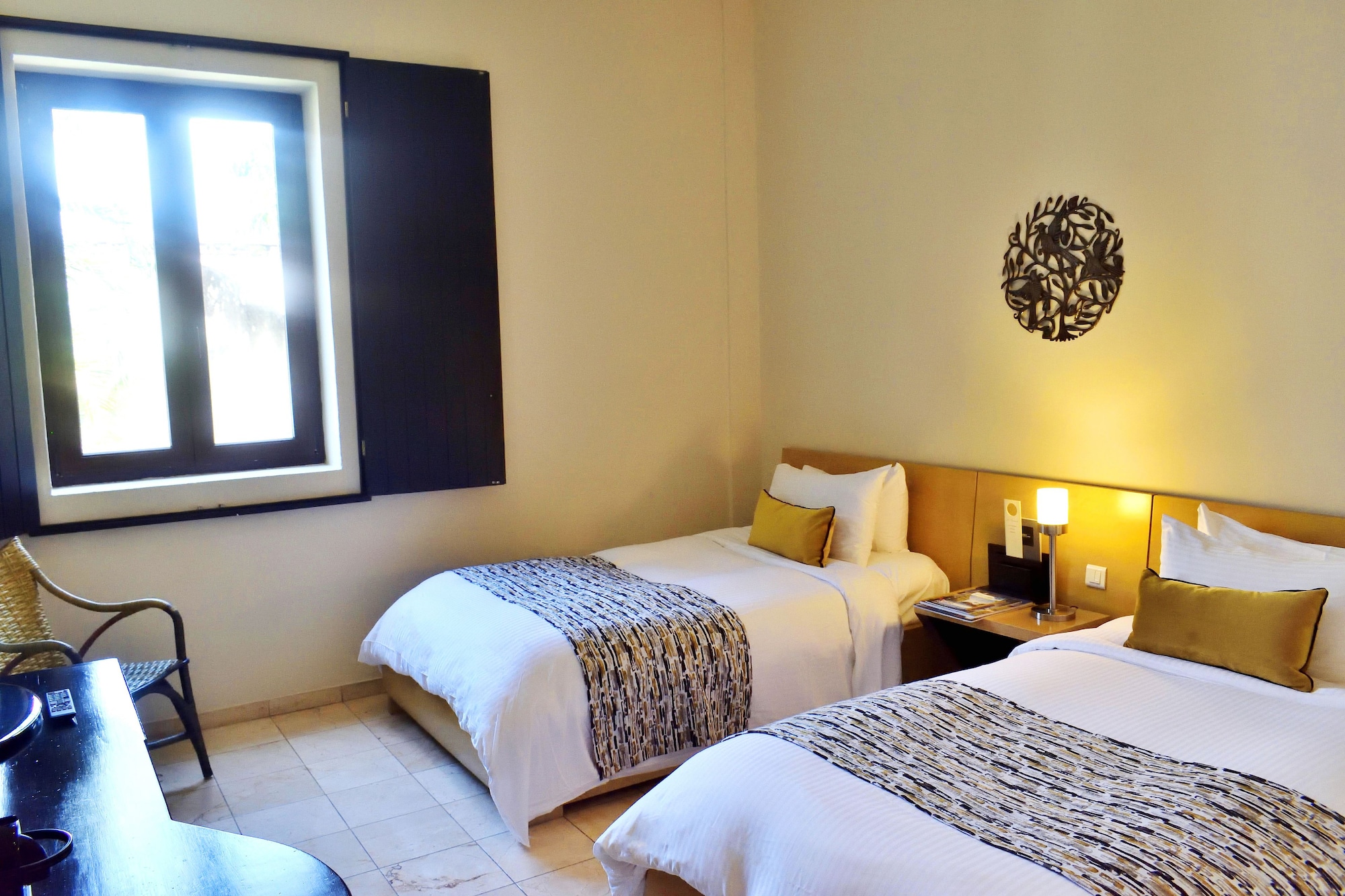 CONTEMPORARY, TWIN BEDS