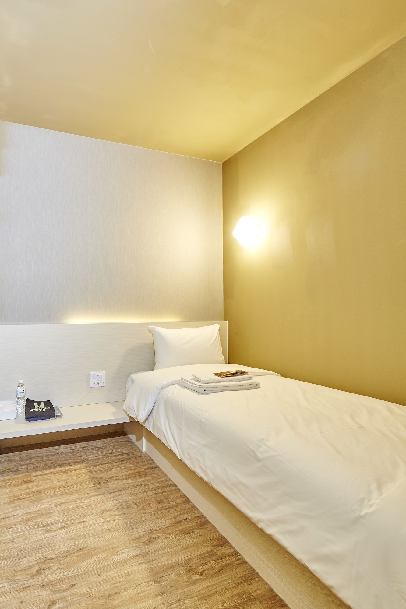 MALE DORM, SINGLE