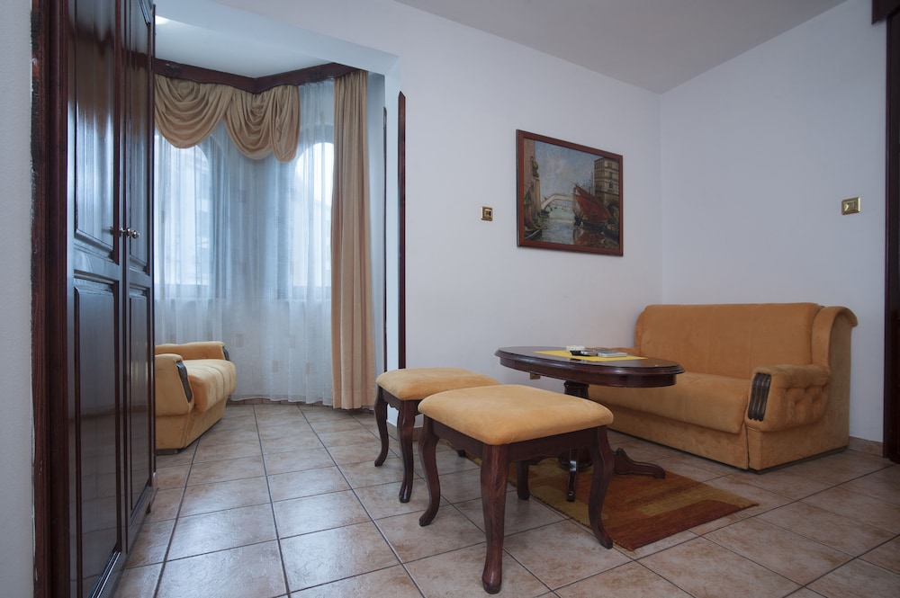 VILA LUX HOTEL 42/70