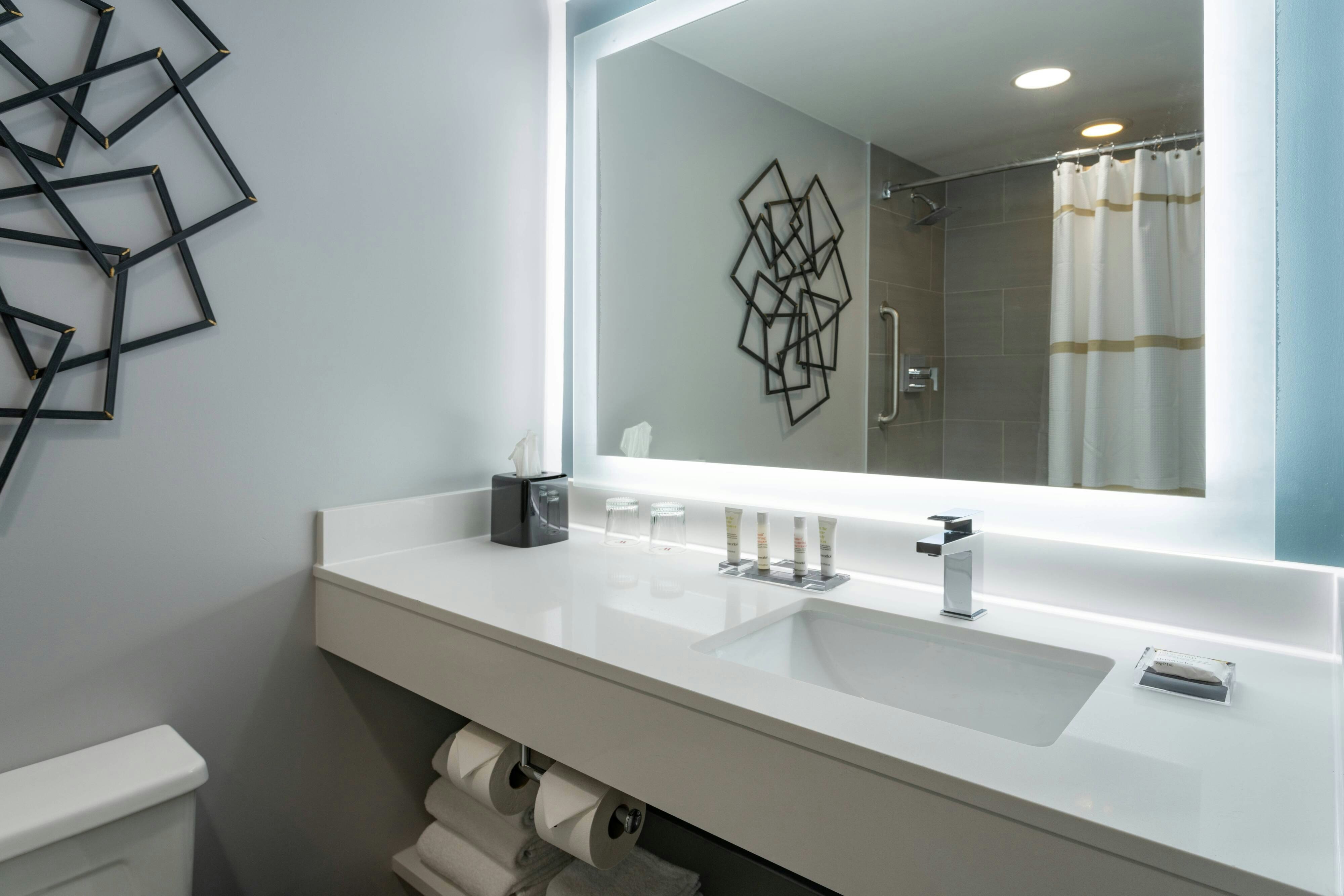 غرفة بسرير كينج، Greensboro Marriott Downtown 2/2