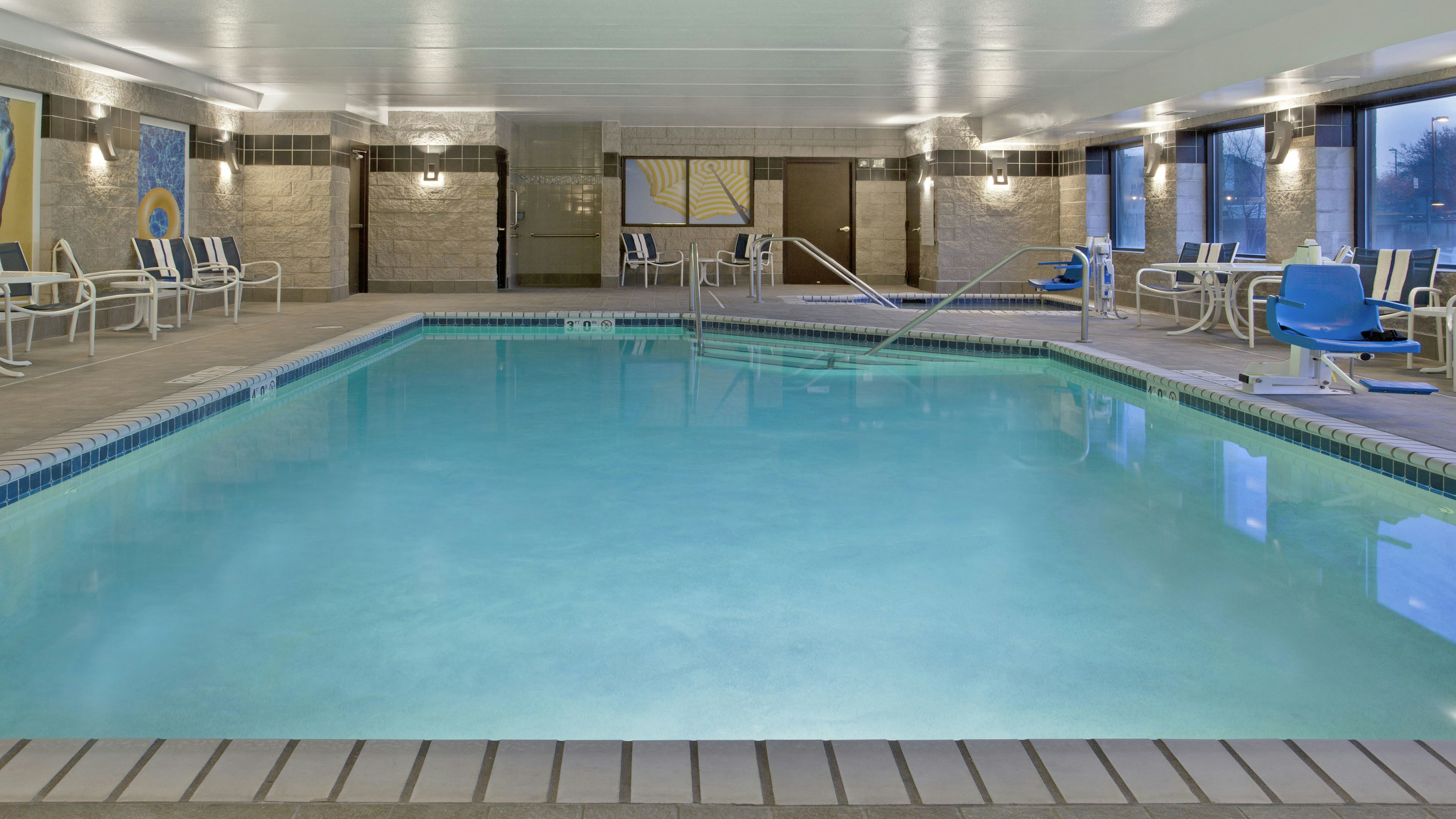 Holiday Inn Express Hotel Suites Minneapolis Minnetonka 26/49