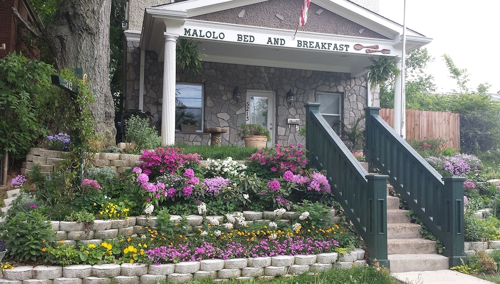 Malolo Bed and Breakfast 3/18