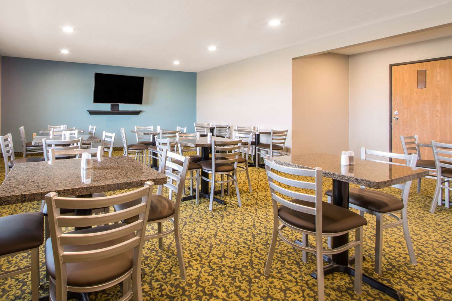 Sleep Inn & Suites Madison West 26/31