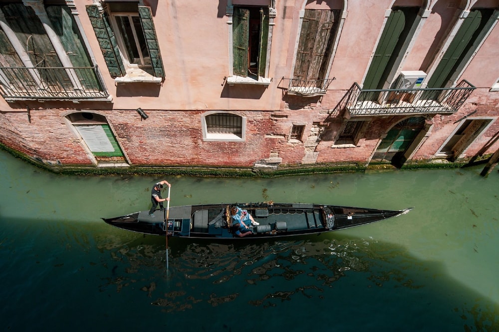 San Marco Boutique Canal View 25/33