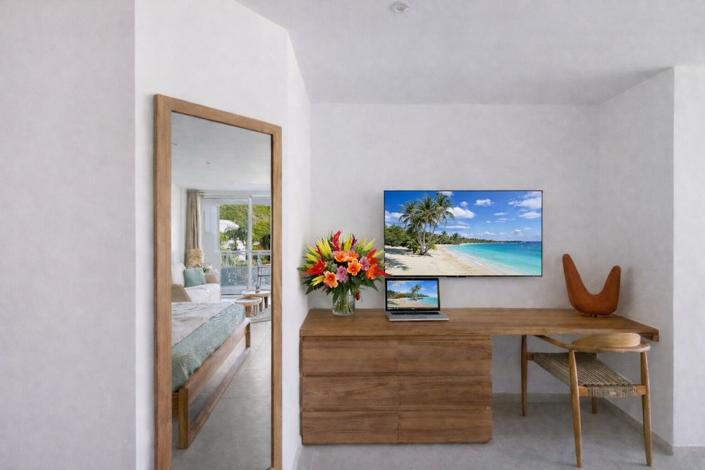 Anse Marcel Beach Resort 1/50