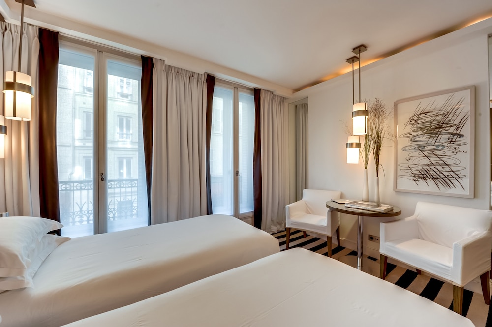 DELUXE, DOUBLE BED