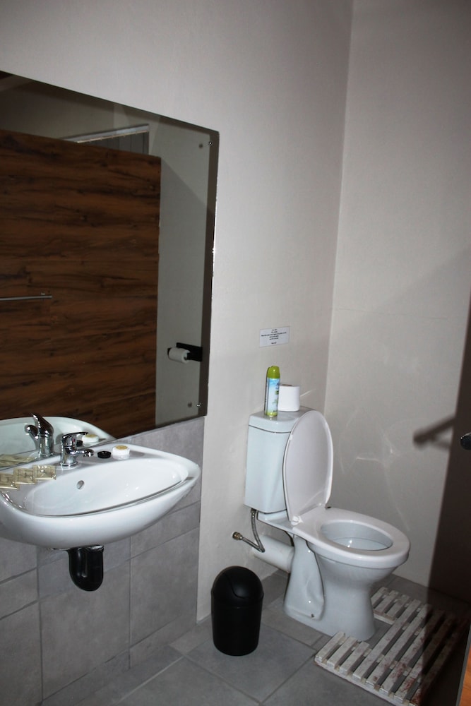 Potties Guest House 34/35