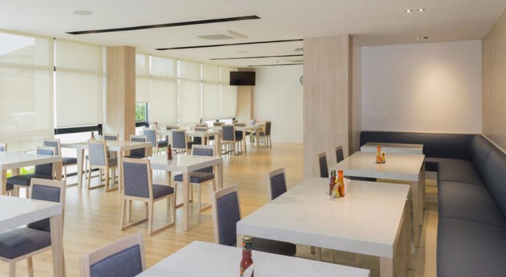 Trat City Hotel 51/56