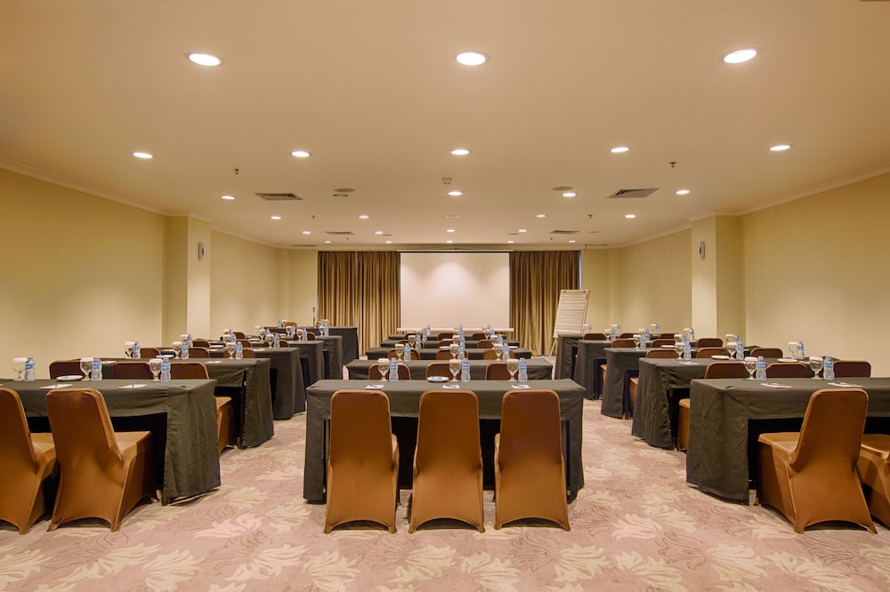 Royal Kuningan Hotel 51/60