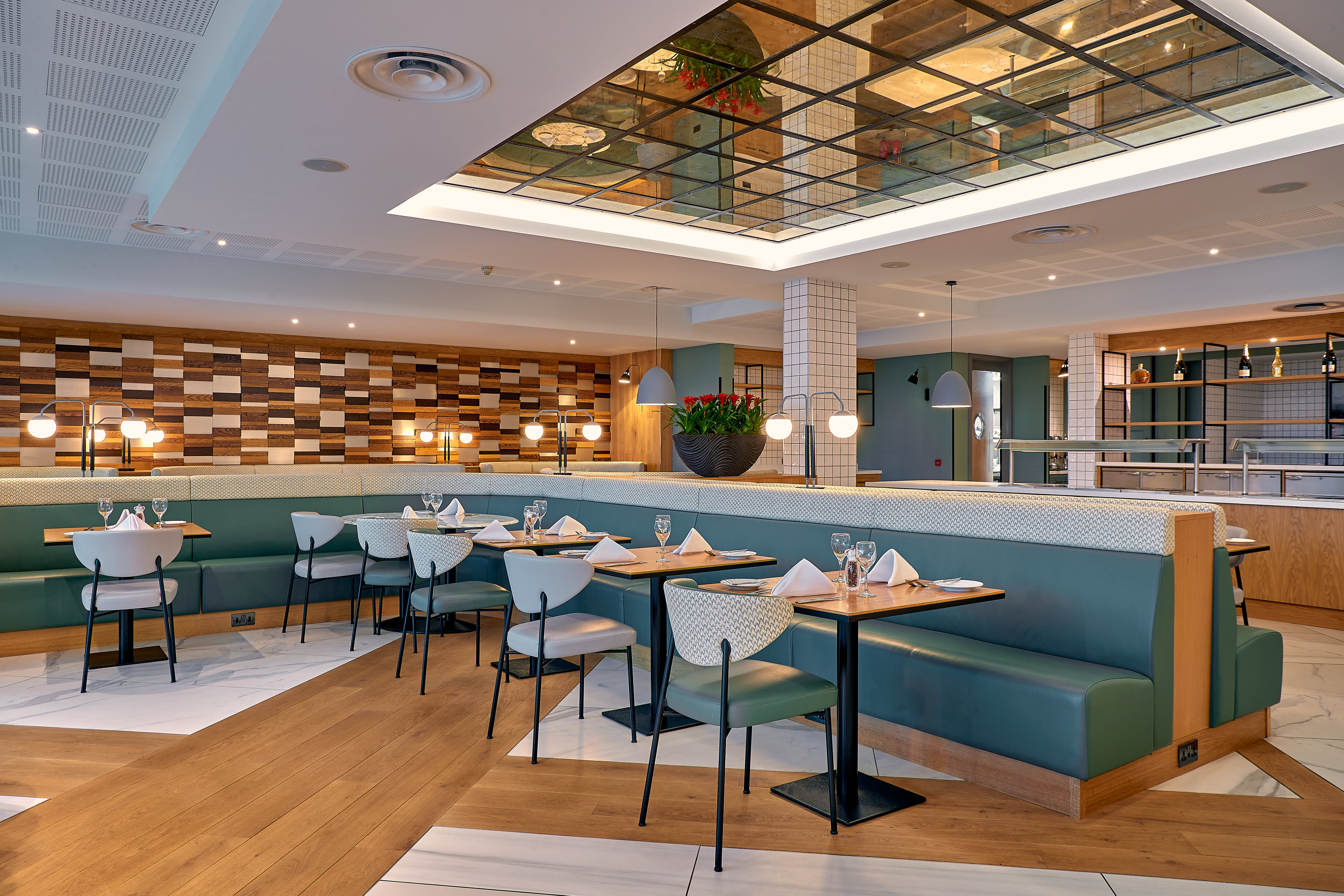 Crowne Plaza Marlow 53/74
