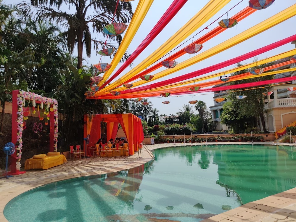 Lagoona Resort 48/78
