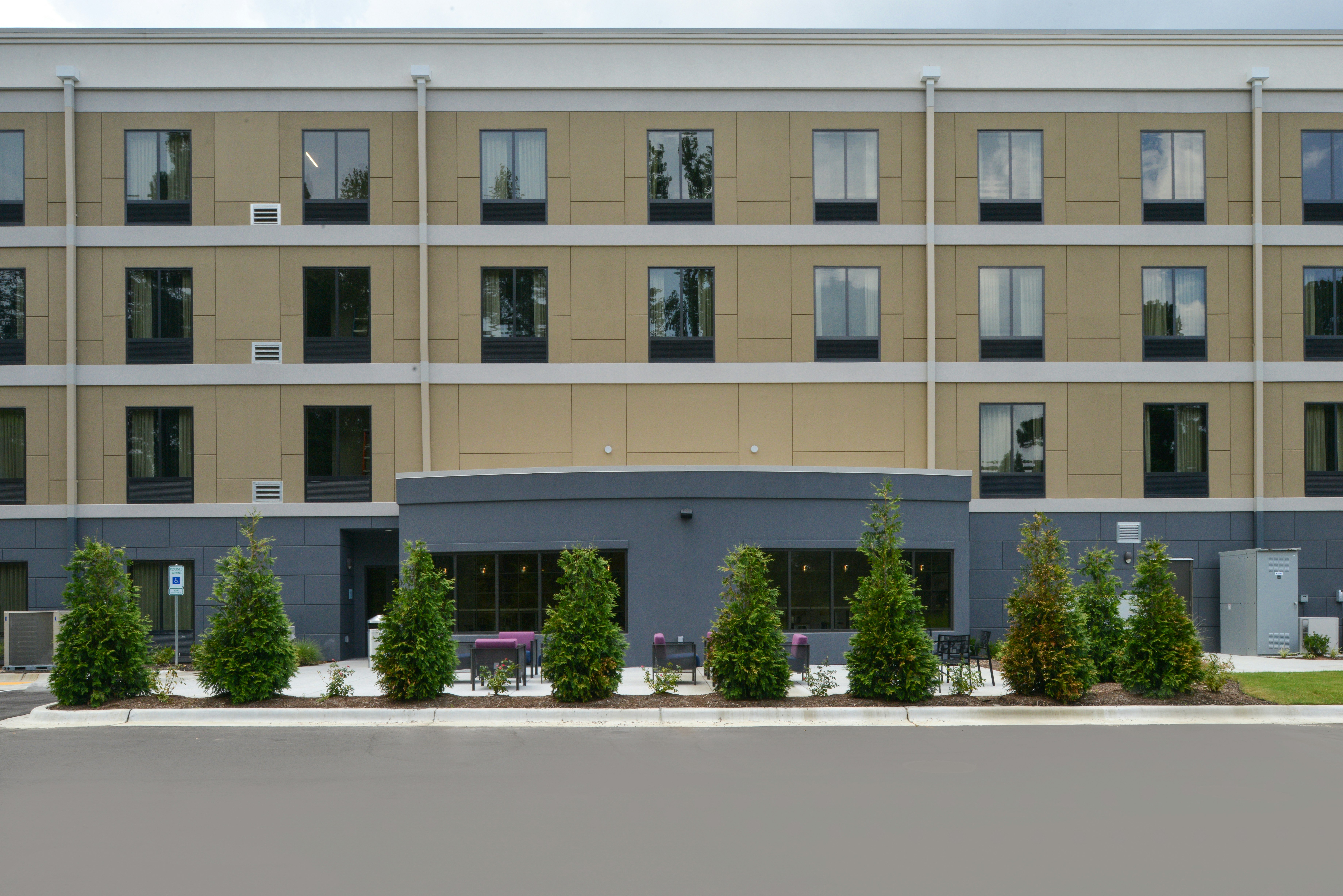 Holiday Inn Express Suites Bryant Benton Area 2/71
