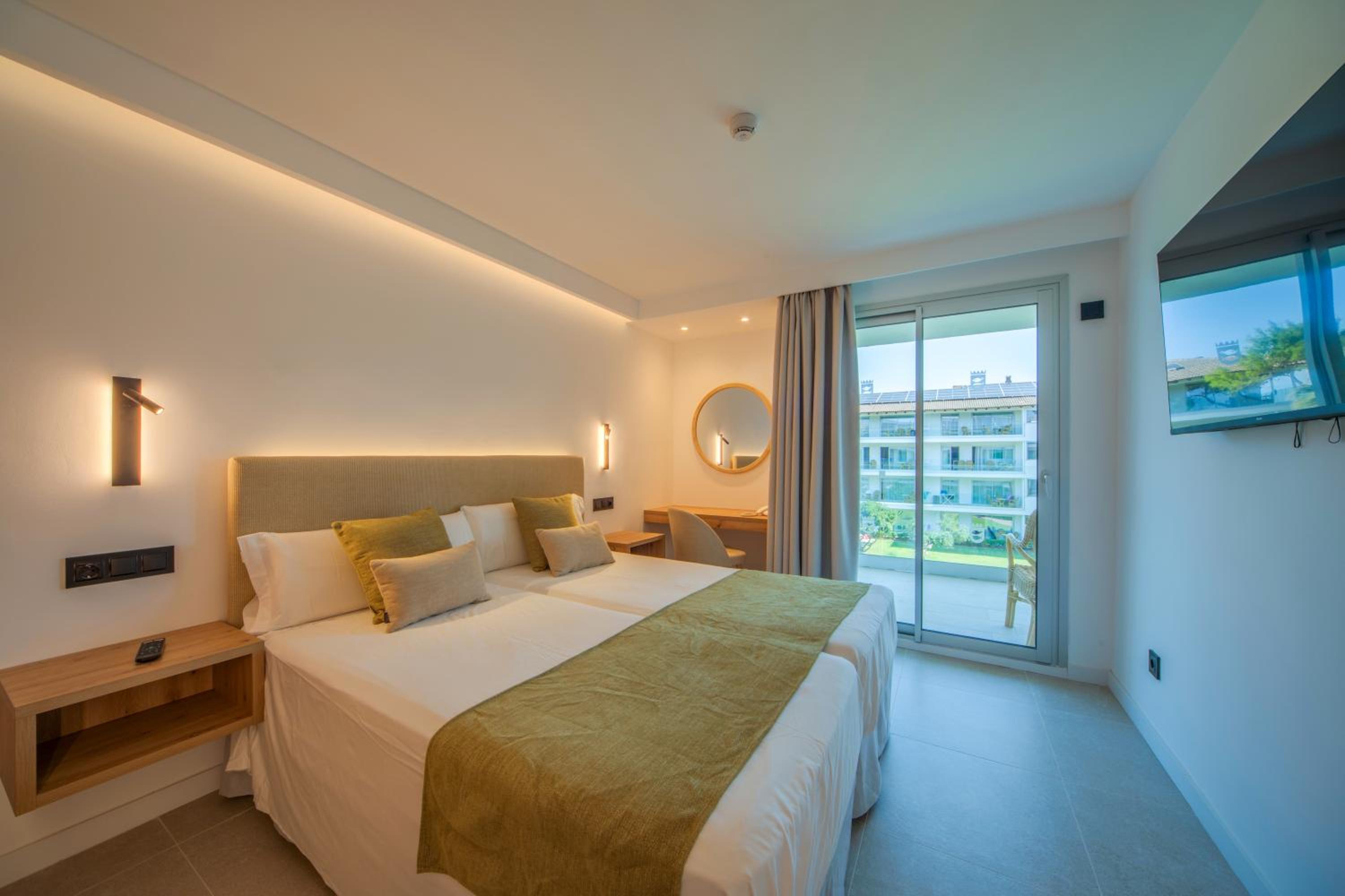 Apartment, Side Sea View