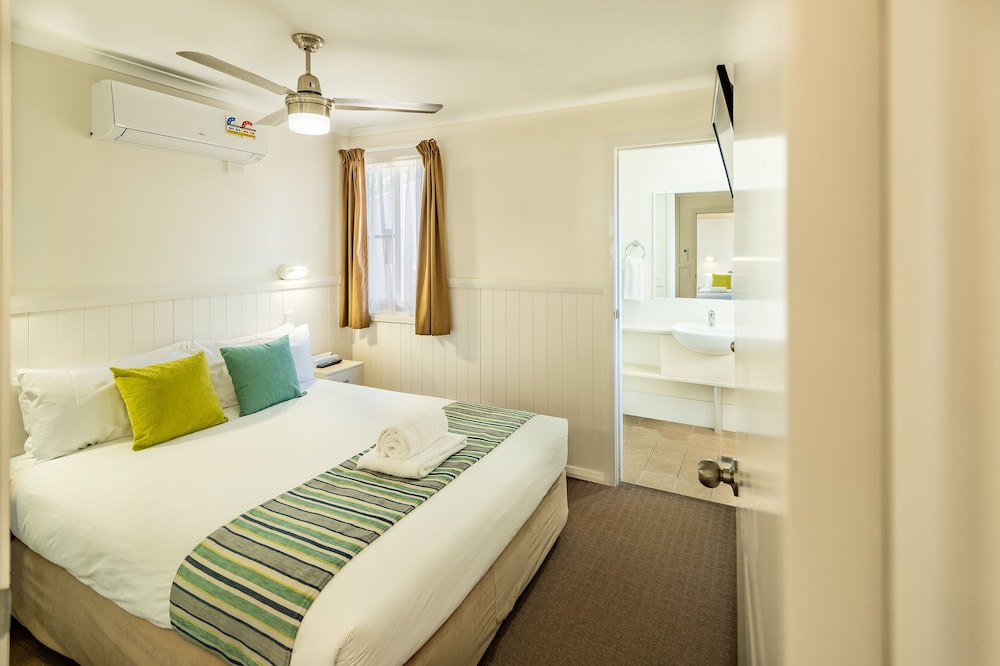 3 BEDROOMS, FAMILY SUITE, BEACH SIDE
