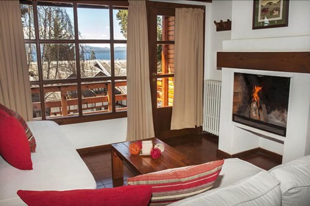 PAILAHUE LODGE & CABANAS 50/80