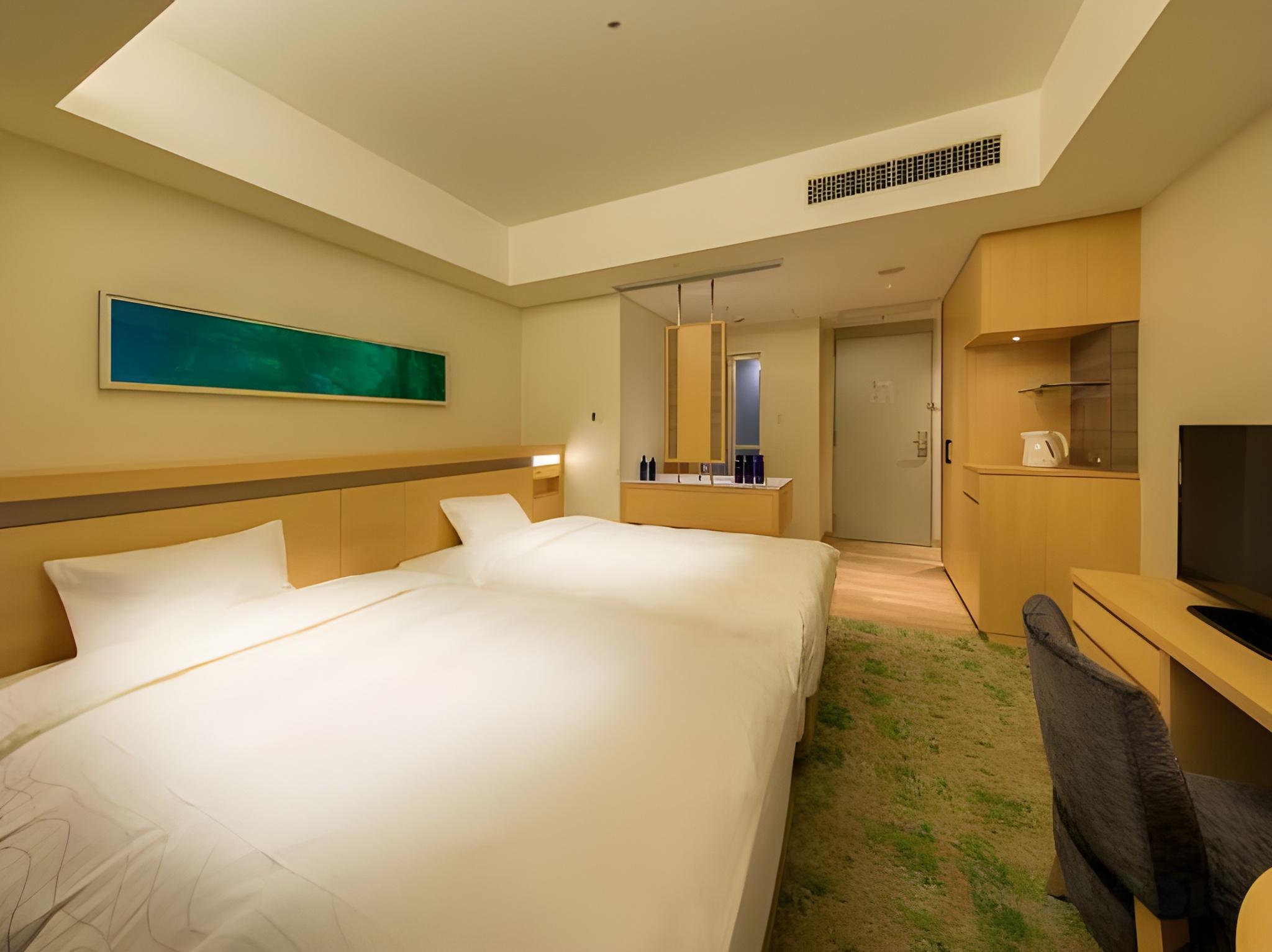 Aqua, Courtyard, Twin Beds, New Building