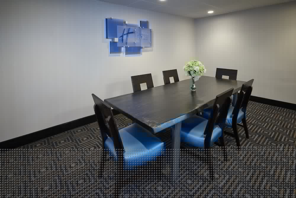Holiday Inn Express Suites Birmingham South Pelham 49/52