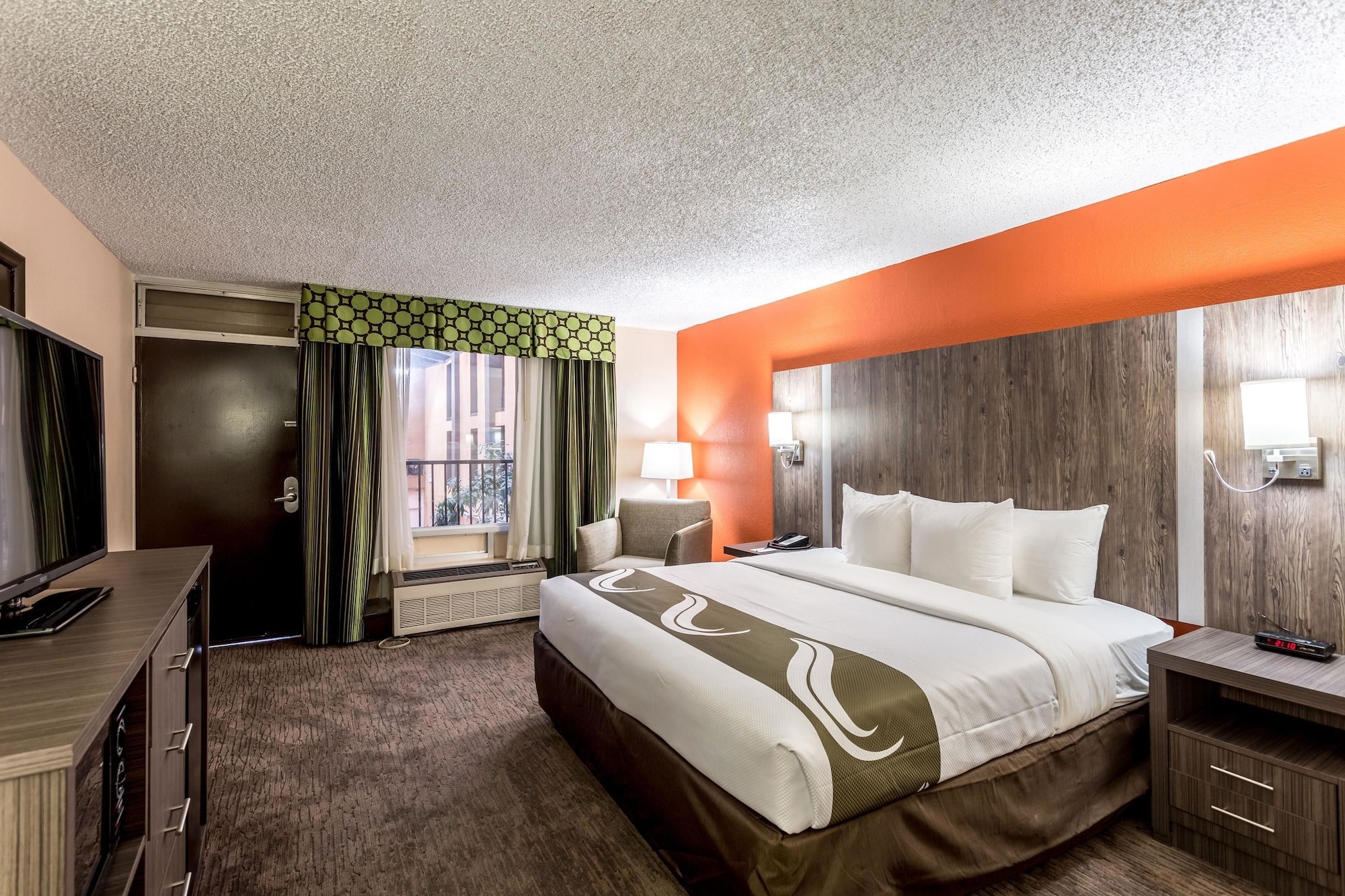 ROOM, KING BED, ACCESSIBLE