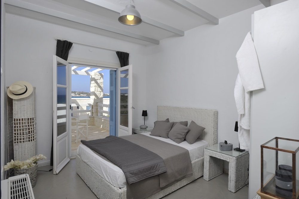 Empire Luxury Villas 6/48