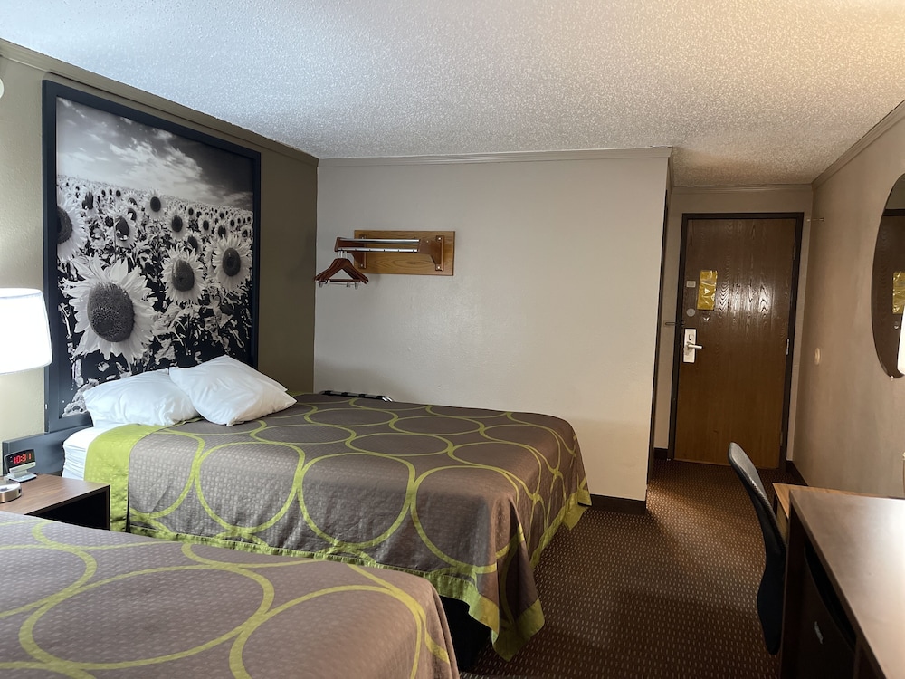 Super 8 By Wyndham Bismarck 10/35