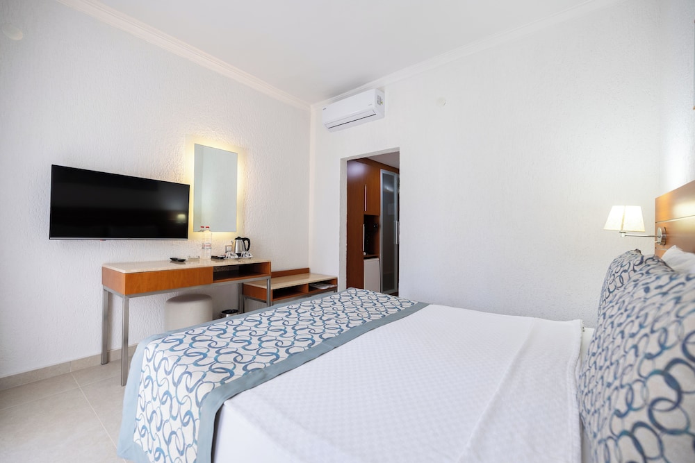 Petunya Beach Resort 36/103
