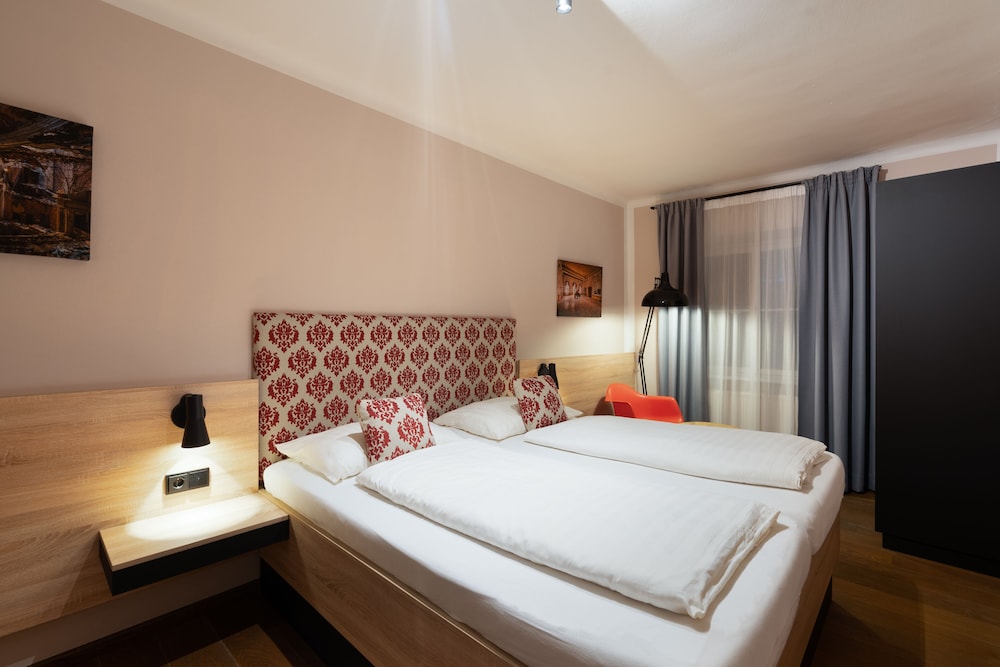 STANDARD, DOUBLE BED