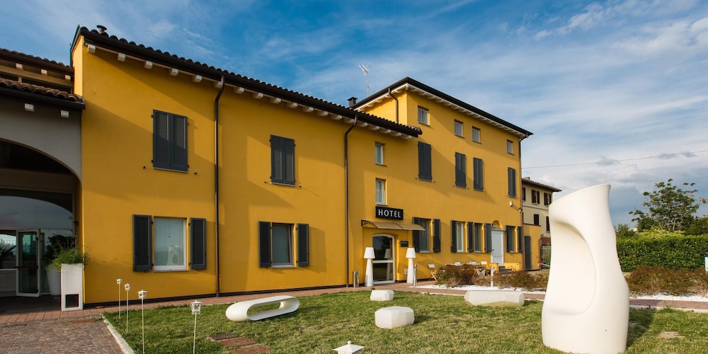 Hotel Forlanini52 Parma 2/29