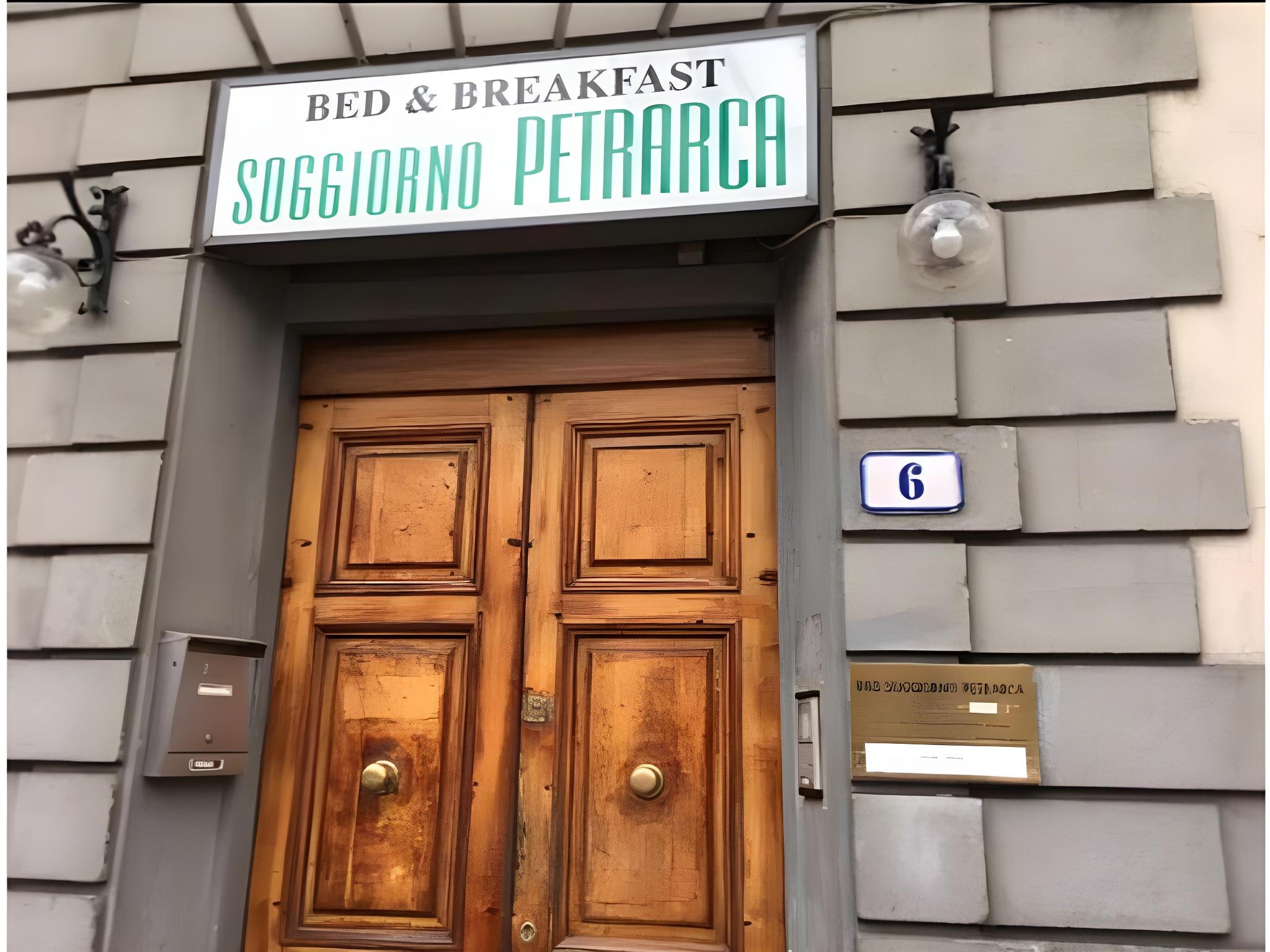 Soggiorno Petrarca 1/15