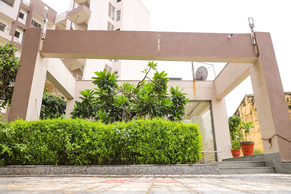 Hotel Shri Radha Nikunj Vrindavan 2/17