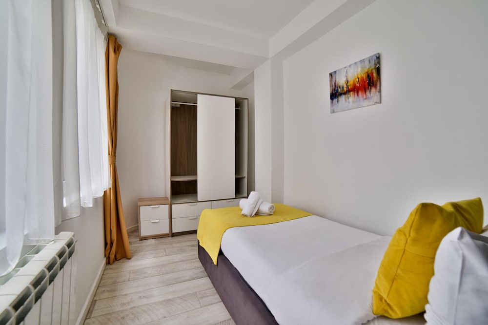 Garni House 46 36/68