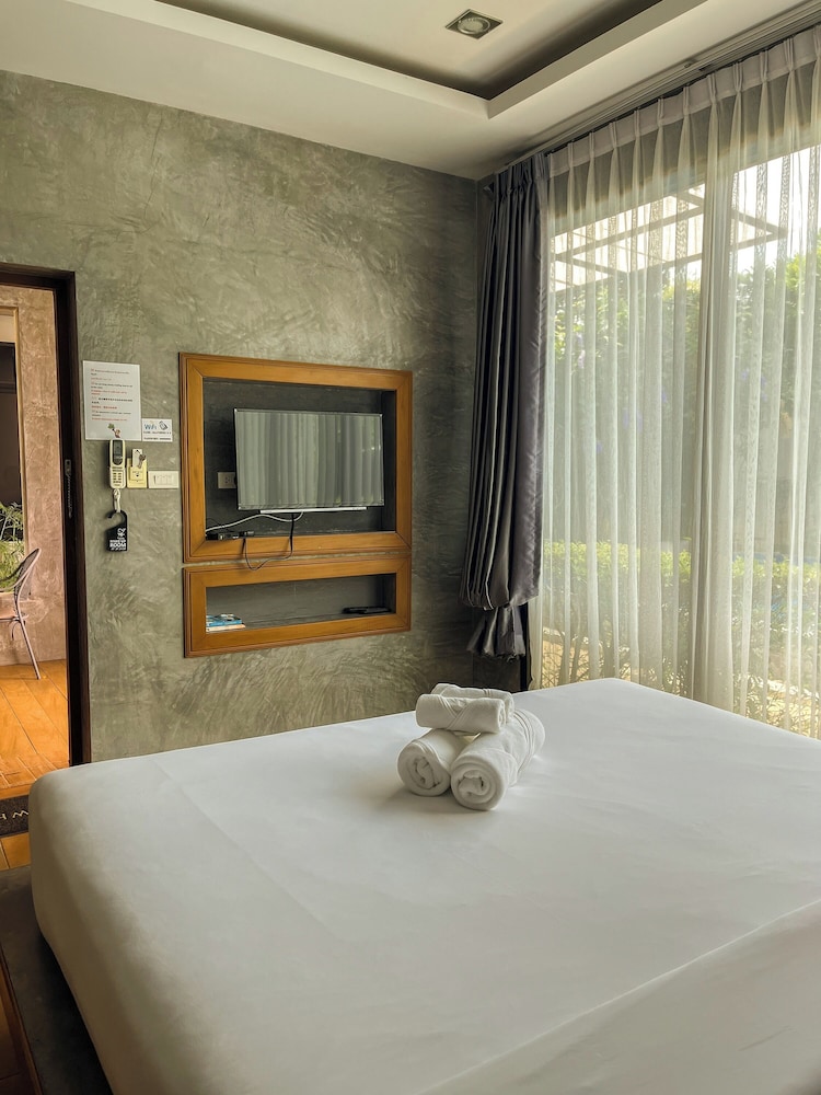 Baan Mee Phuket 14/55
