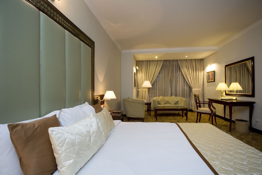 Hotel Sarina 13/77
