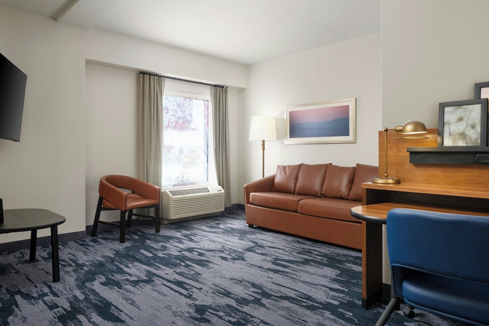 Fairfield Inn & Suites Newark Liberty International Airport 14/38